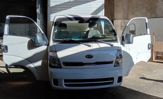 KIA BONGO 2.5 K-2500 4X2 CS TURBO DIESEL 2P MANUAL KIA BONGO 2.5 K-2500 4X2 CS TURBO DIESEL 2P MANUAL